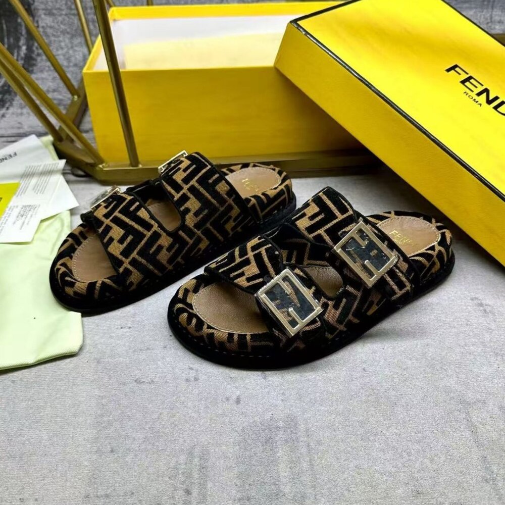 Fendi Classic Double F Slippers🍩 - Picture 4 of 5